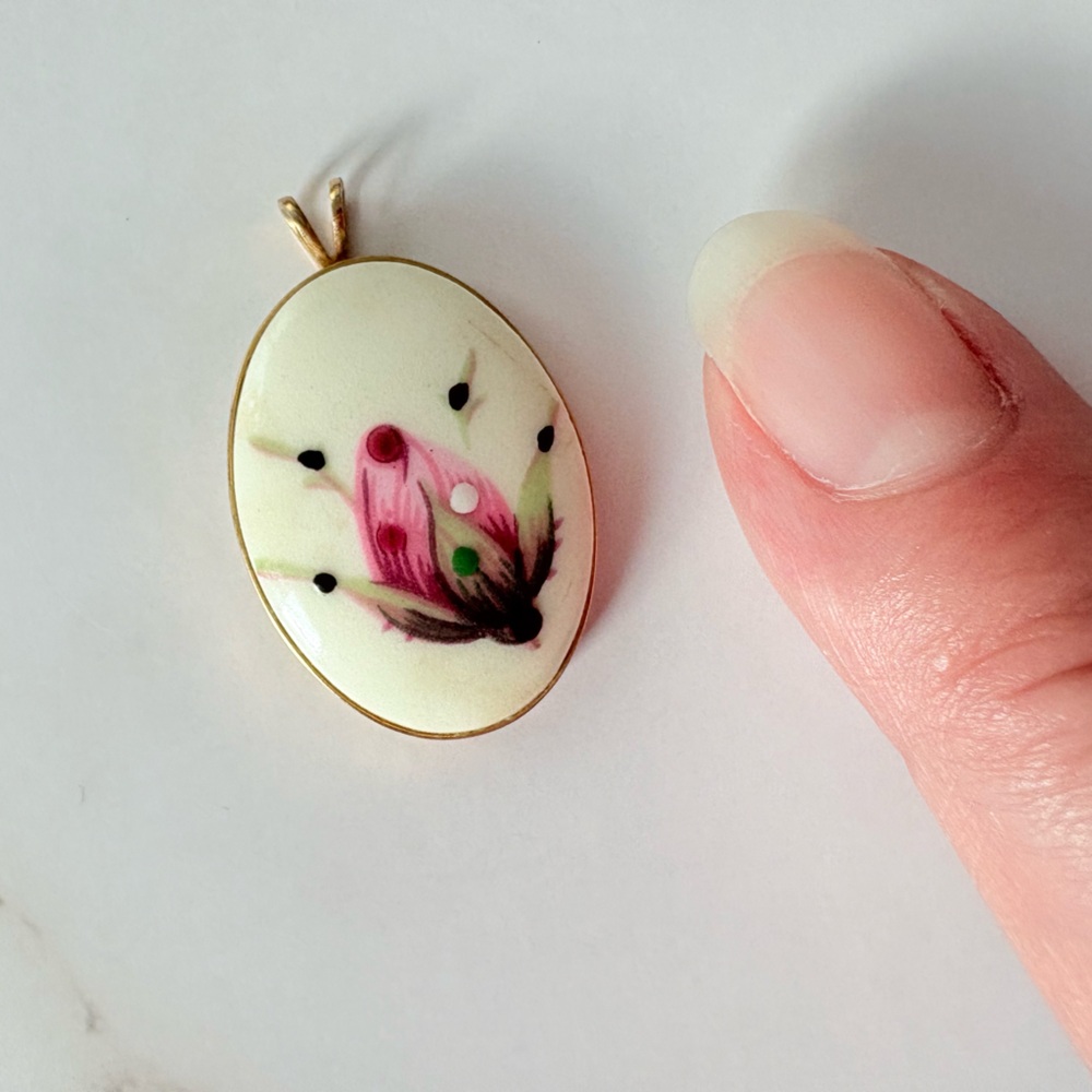 Vintage Pink and Green Floral Pendant Necklace - Picture 3 of 5